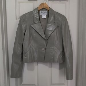 Chanel vintage, FR 40 grey calfskin, one button cropped blazer